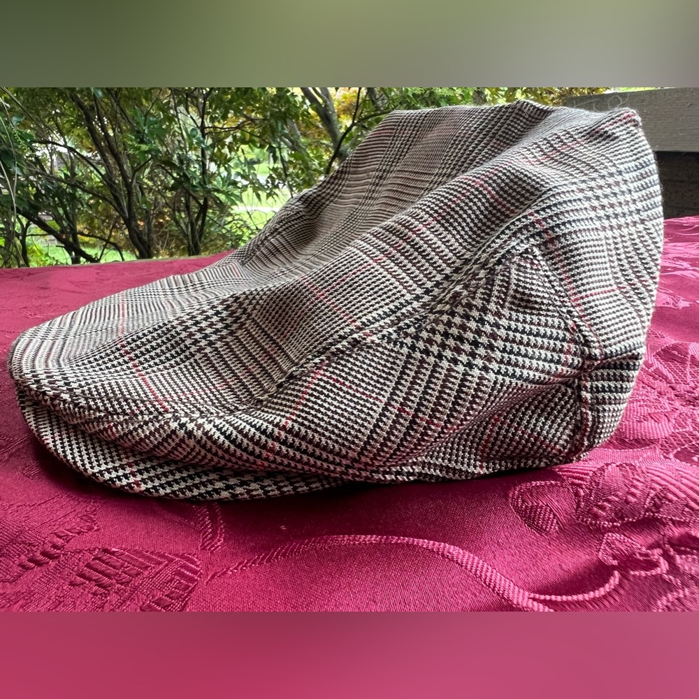 NWT Men’s L/XL khaki with red stripe newsboy hat